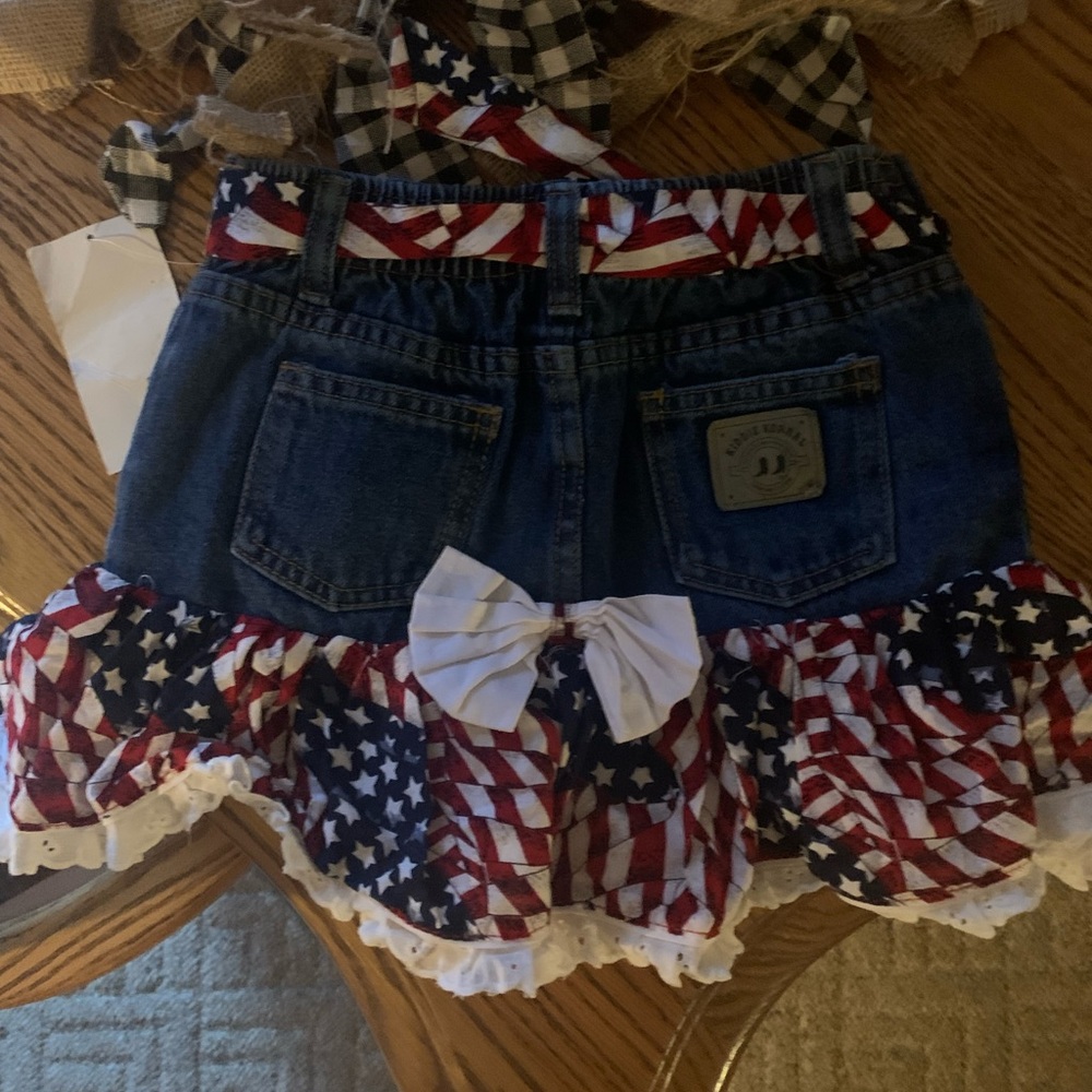 Very cute 4th of July little girls jean skirt. Sz. 7